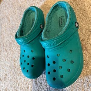 Women’s fuzzy Crocs